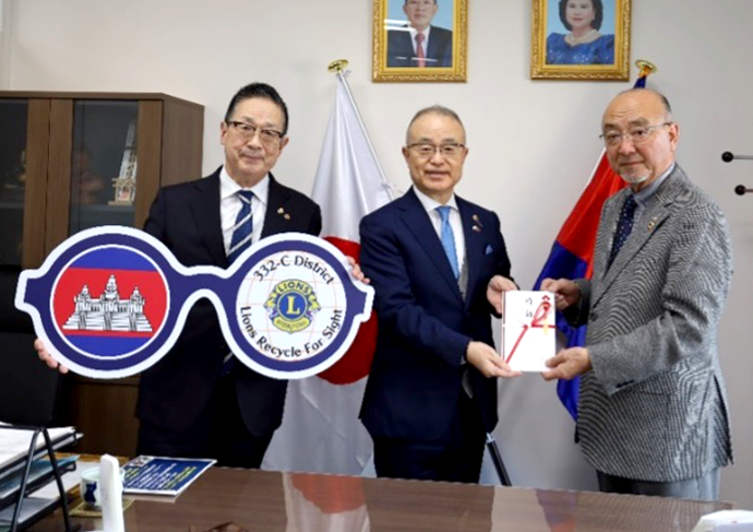 2023年11月30日在仙台カンボジア王国名誉領事館にて贈呈式